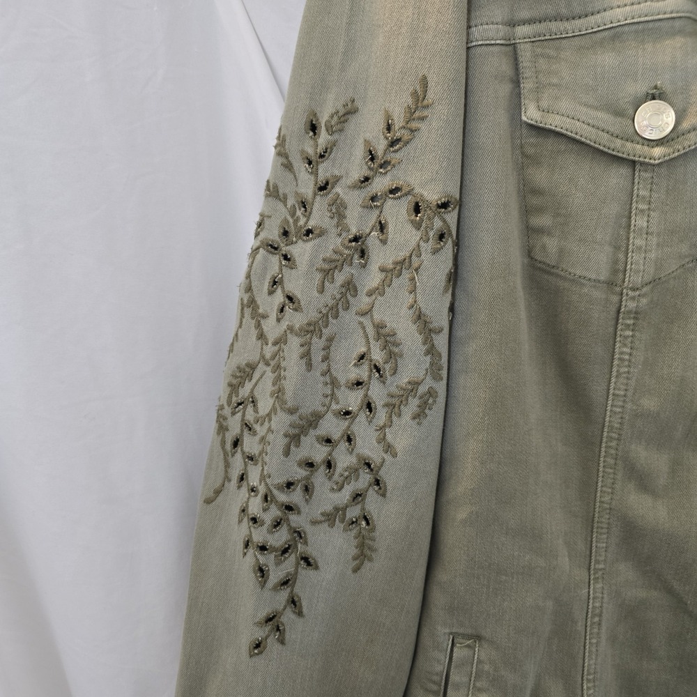 Chico's Sage Green Embroidered Jacket Floral Boho Utility Trucker Frayed Hem XL - Picture 2 of 16